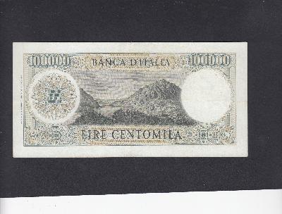 Beschrijving achterzijde: MOUNTAIN